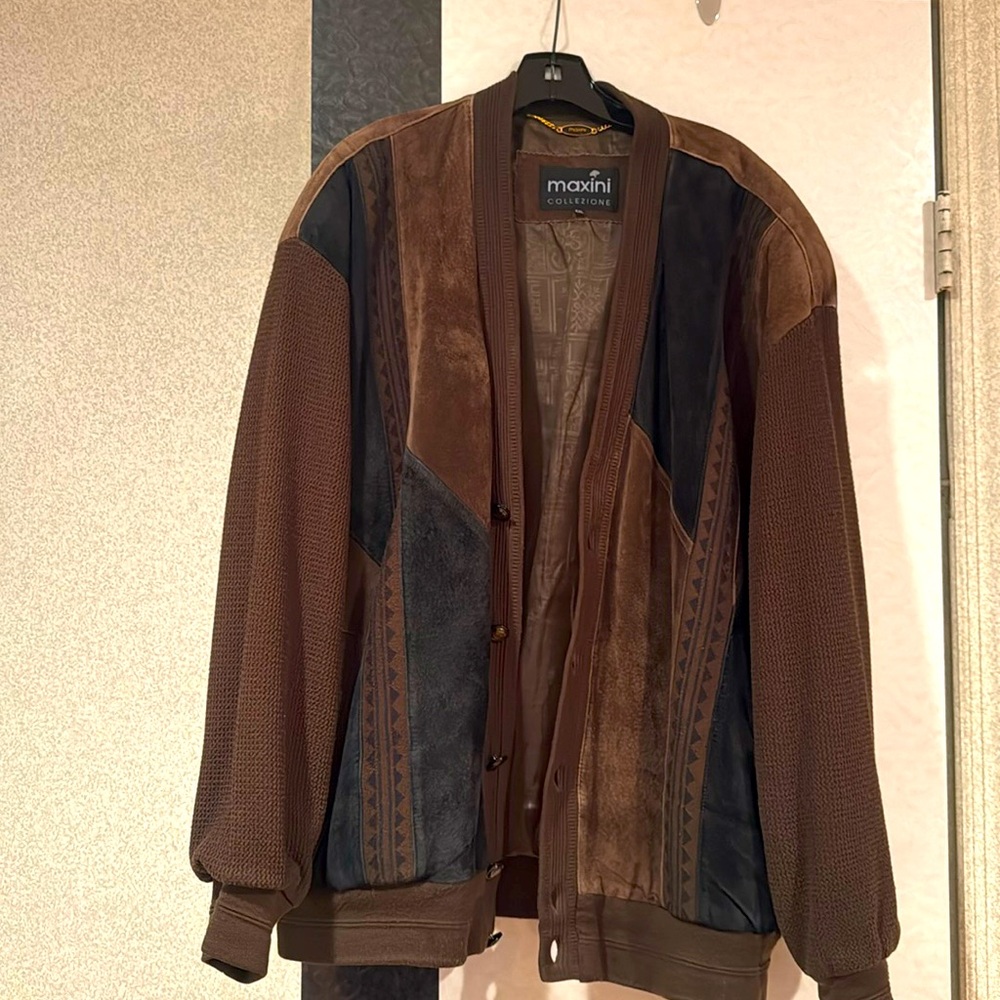 Man’s jacket leather and acrylic, lining polyester.XXL
